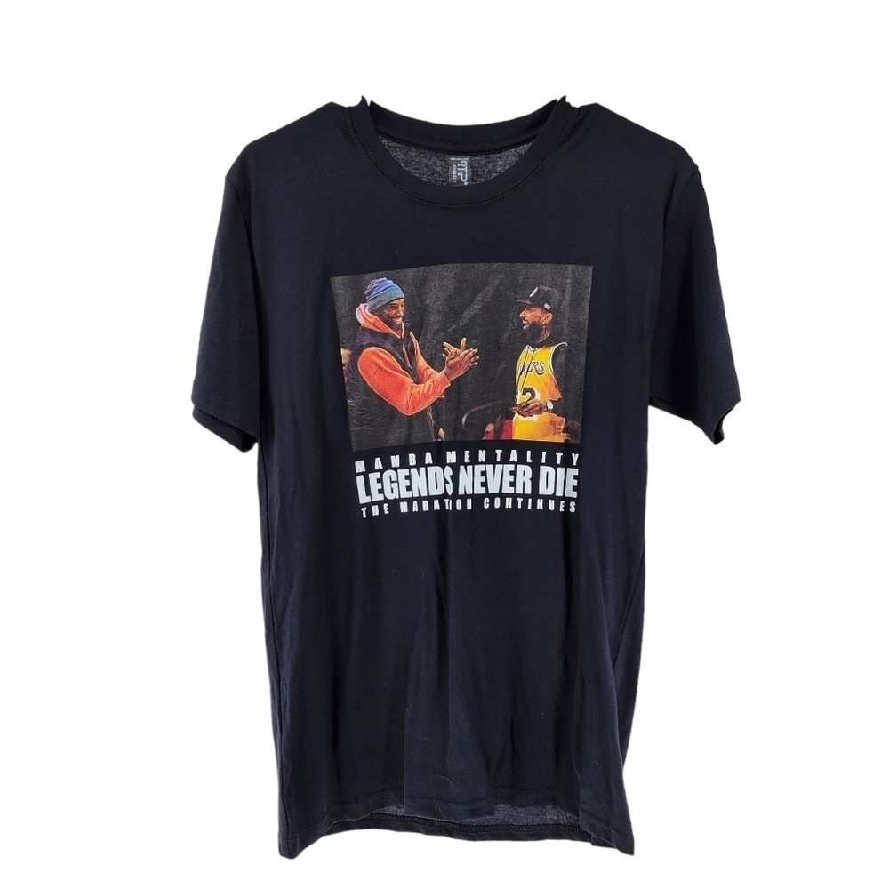 RTP Apparel Men's Legends Never Die "Mamba" Mentality Graphic Crewneck T-Shirt